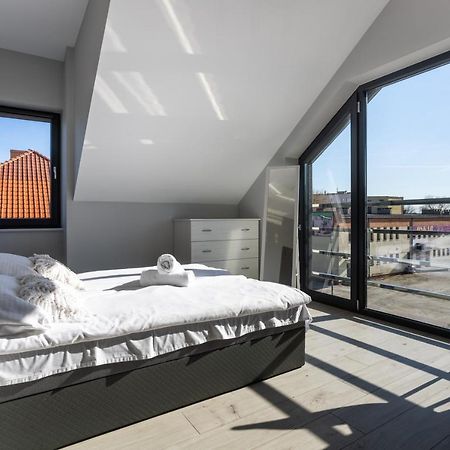 Noclegijarocin Bed & Breakfast Buitenkant foto