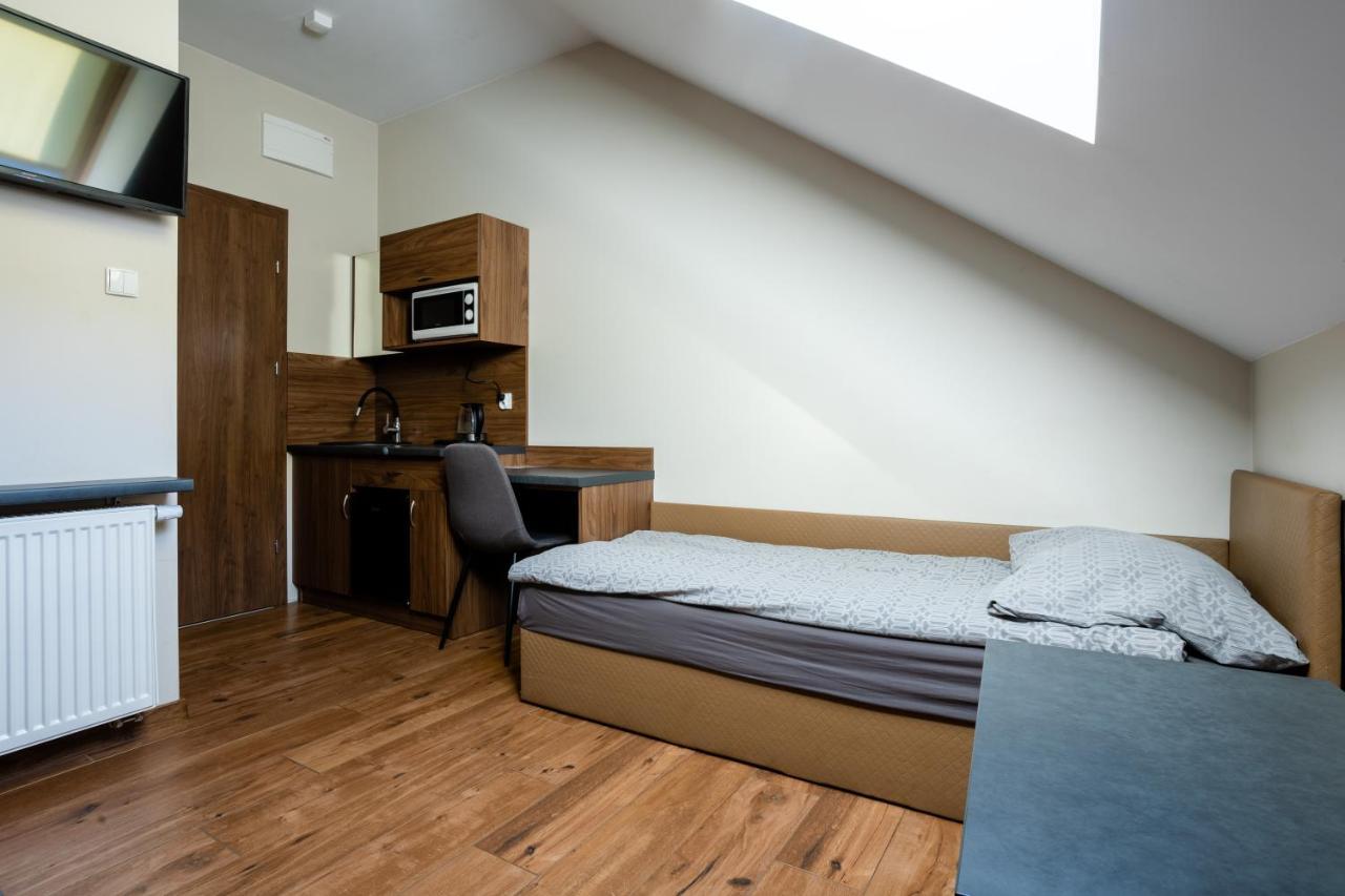 Noclegijarocin Bed & Breakfast Buitenkant foto