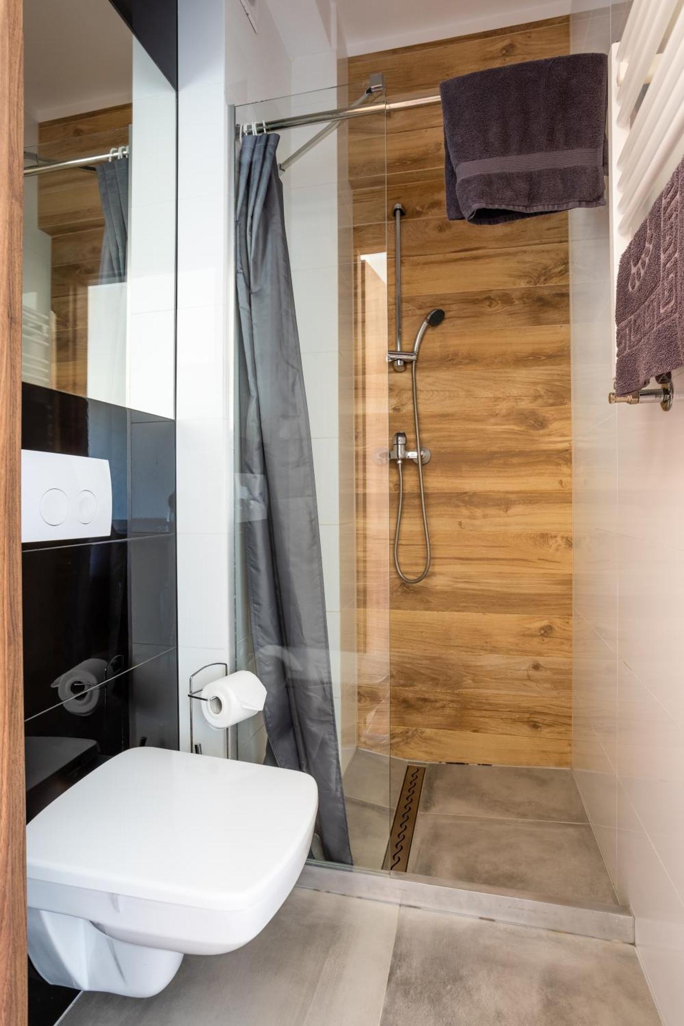 Noclegijarocin Bed & Breakfast Buitenkant foto