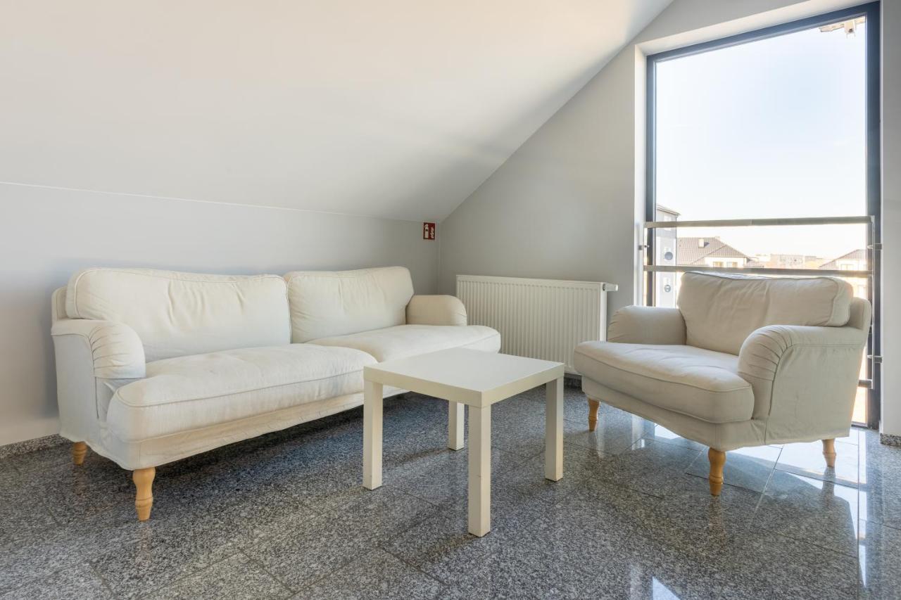 Noclegijarocin Bed & Breakfast Buitenkant foto