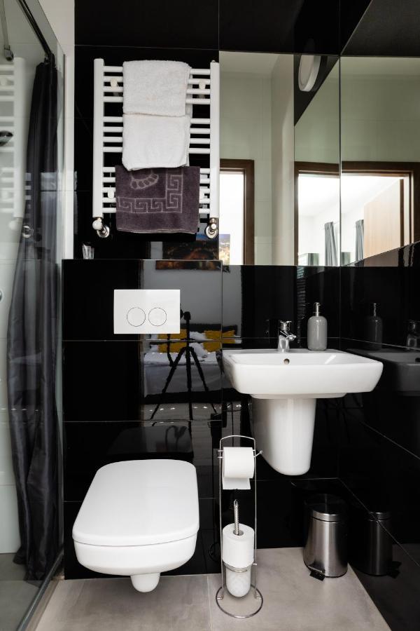 Noclegijarocin Bed & Breakfast Buitenkant foto