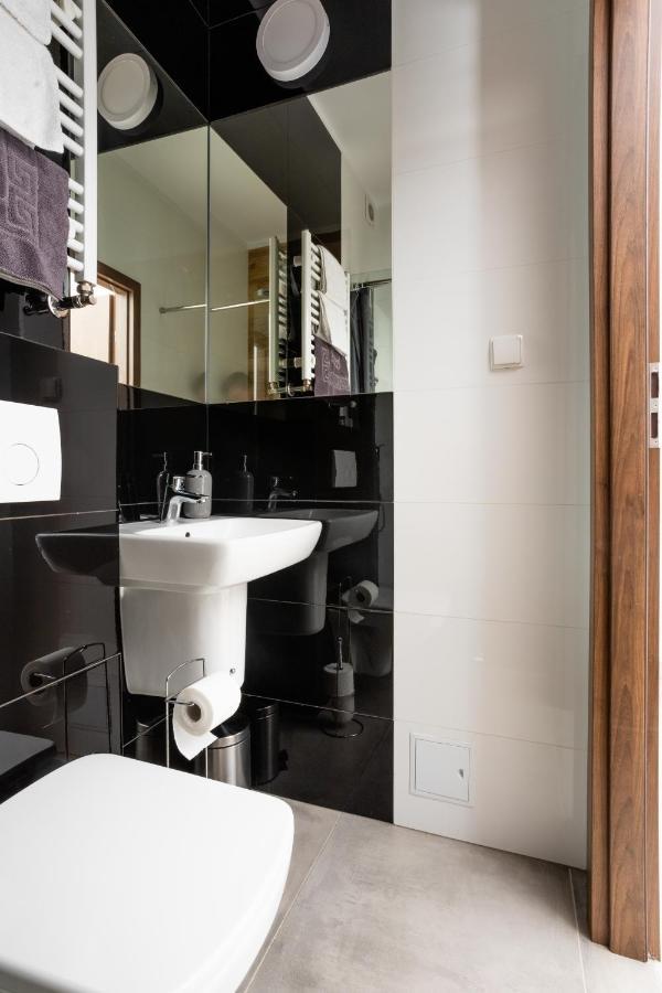 Noclegijarocin Bed & Breakfast Buitenkant foto