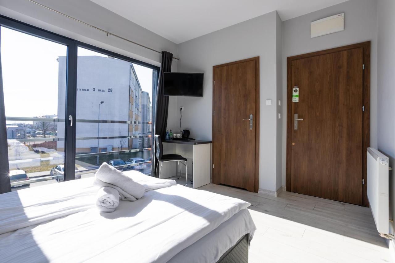 Noclegijarocin Bed & Breakfast Buitenkant foto