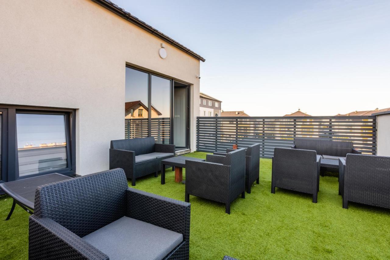 Noclegijarocin Bed & Breakfast Buitenkant foto